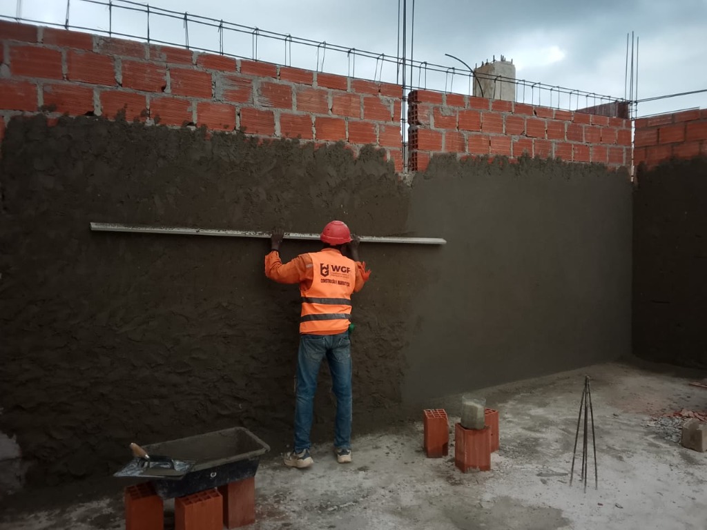 Aplicação de Reboco Técnico e Revestimento de Alvenaria